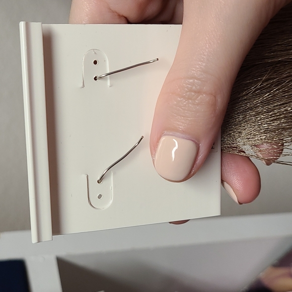 Silky smooth tassel earrings - Picture 4 of 4